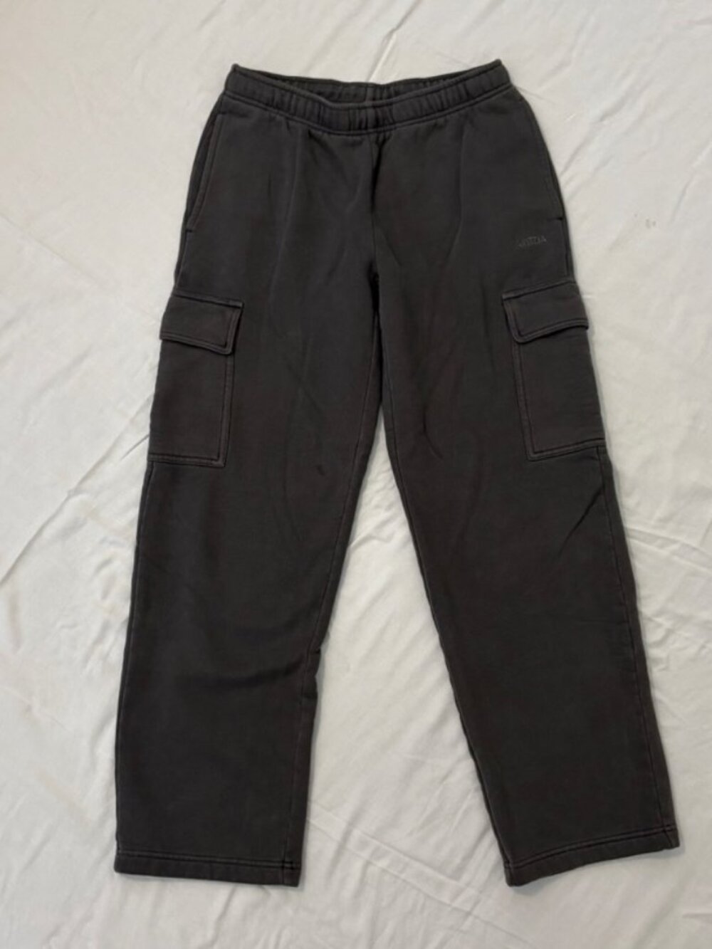 Aritzia Sweatfleece Mega Fit Cargo Sweatpants Faded Black/Dk Grey S